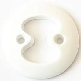 Polyamidknopf mit interessanter Ausstanzung mit 2 Löchern – Größe: 34mm – Farbe: weiß – Art.Nr. 370795 Markenprodukt