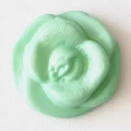 filigraner Rosenknopf mit Öse – Größe: 13mm – Farbe: mintgrün / grün – Art.Nr. 222808 Original