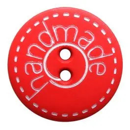 Polyamidknopf rund in matter Optik mit „handmade“-Schriftzug und 2 Löchern – Größe: 15mm – Farbe: rot – Art.Nr.: 241272 Ab Werk