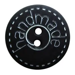 Rabatt Polyamidknopf rund in matter Optik mit „handmade“-Schriftzug und 2 Löchern – Größe: 15mm – Farbe: schwarz – Art.Nr.: 241267