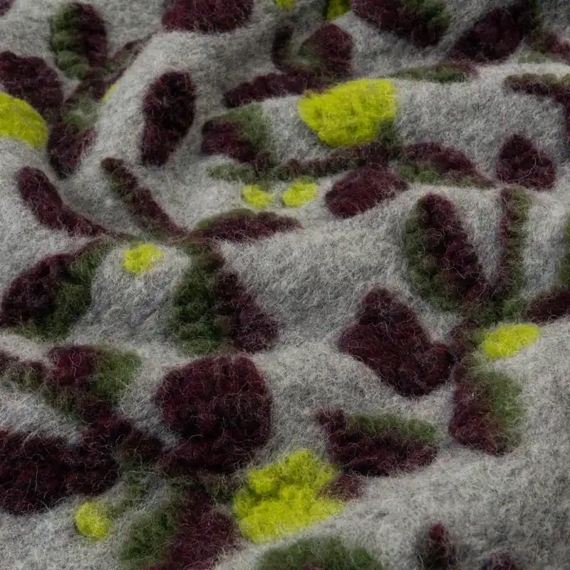 gekochte Wolle, grau, lila dunkel, oliv dunkel, florale Motive Abverkauf