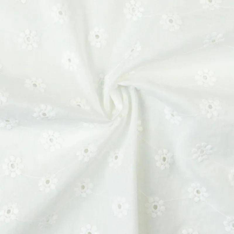 Geld-Zurück-Garantie Bestickter Baumwollstoff, Batist, offwhite, Lochstickerei, floral gemustert