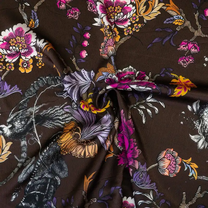 Seidenstoff, Satin, braun, apricot, pink, offwhite, leicht gecrêpt, florale Motive Günstig