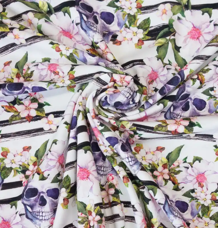 Handgefertigt Baumwolljersey, weiß, grün, rosa, Totenköpfe, florale Motive