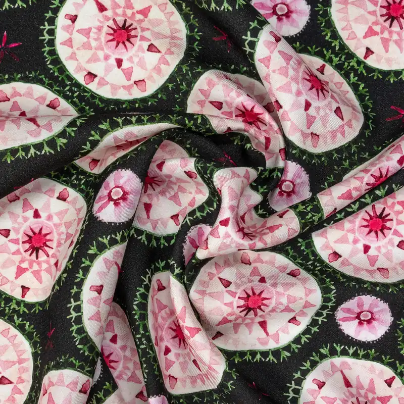 Viskosestoff, Twill, schwarz, offwhite, rosé, grün, ornamental gemustert Limited Edition