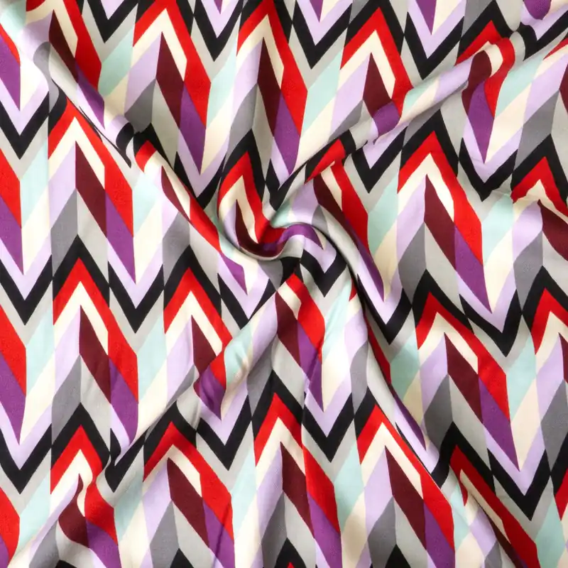 Begrenztes Angebot Viskosestoff, Twill, rot, schwarz, mint hell, flieder, grafisch gemustert