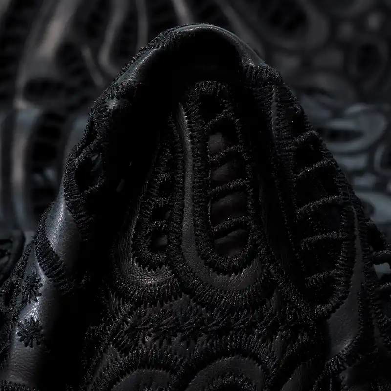 Kostenfreie Lieferung LACE, JET BLACK