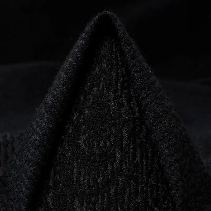 CLOQUÉ, COTTON, TONE ON TONE, JET BLACK Handgefertigt