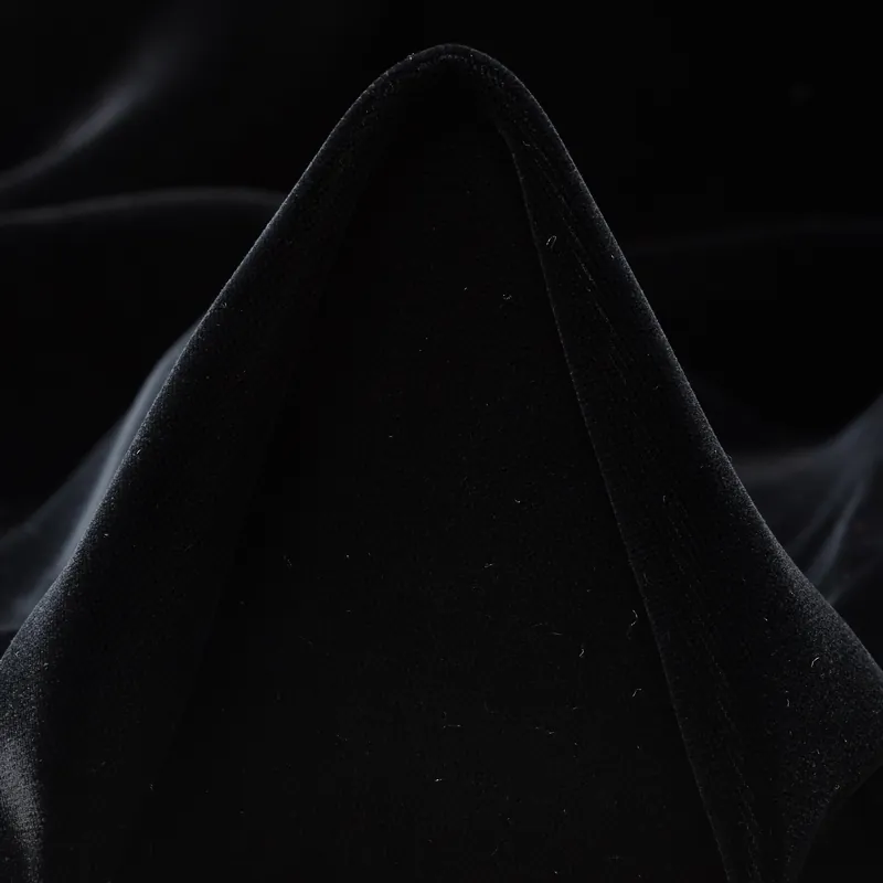 Im Trend VELVET, VISCOSE, CUPRO, JET BLACK