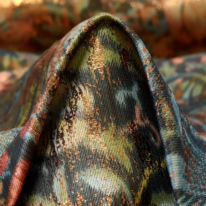 JACQUARD, CHINÉ, LUREX, SILVER PINE&RICH GOLD Rabatt
