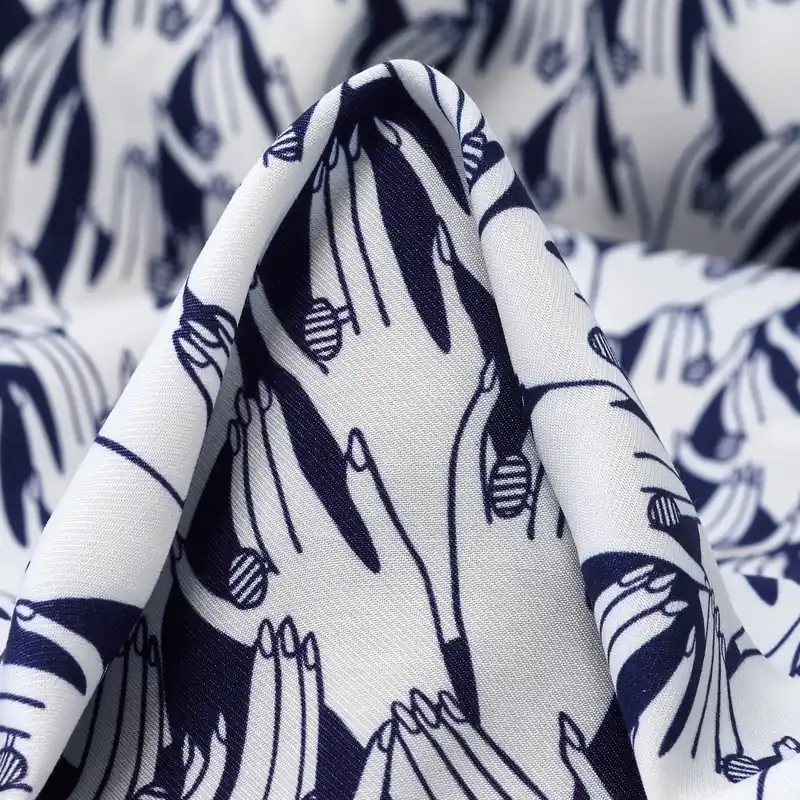 TWILL, VISCOSE, PRINTED, BRILLIANT WHITE&SKIPPER BLUE Jetzt Kaufen