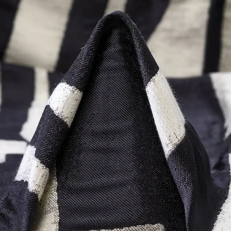 JACQUARD, COTTON BLEND, ACETATE, WHITE ONYX&BLUE NIGHTS Schneller Versand