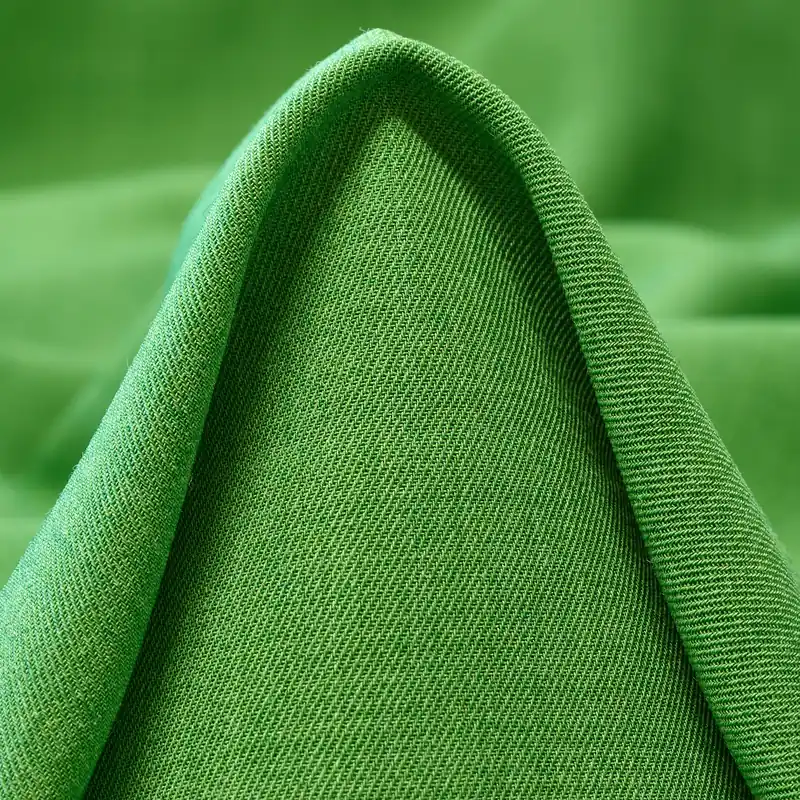 Highlight TWILL, VIRGIN WOOL, VISCOSE, GREEN BEE