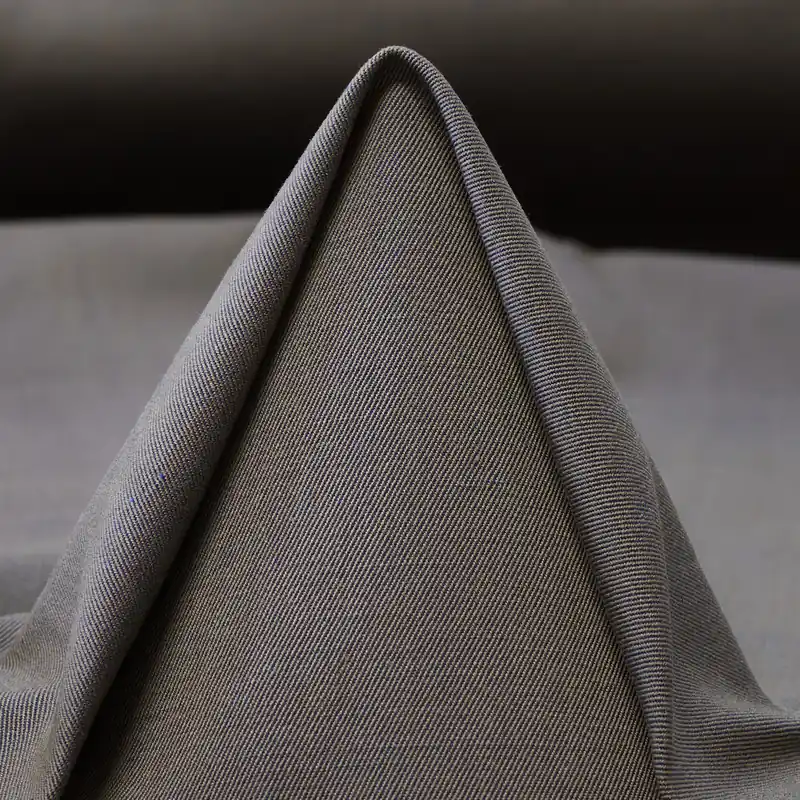 Begrenztes Angebot CHAMBRAY, TWILL, COTTON, COVERT GREEN