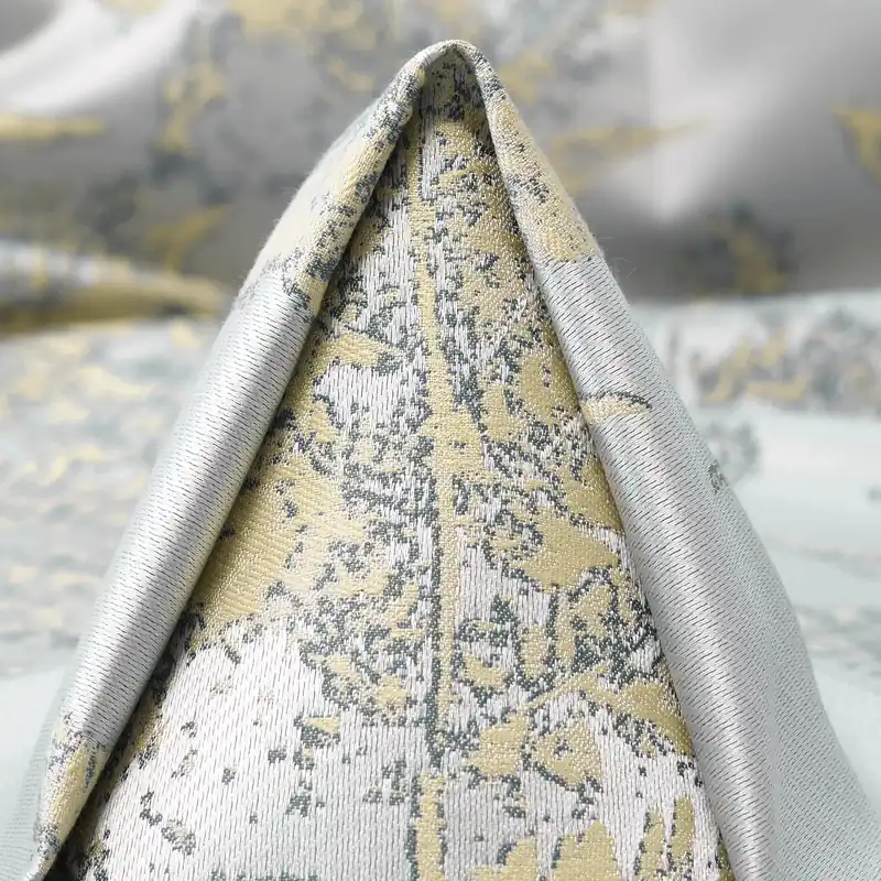 Im Trend JACQUARD, FLORAL, SHIMMERING, ARCTIC ICE&SILVER BIRCH