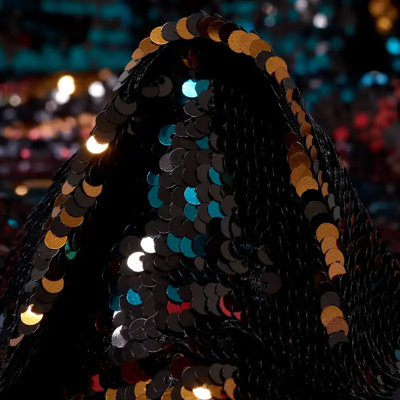 Gleich Bestellen SEQUIN, SHIMMERING, SAVVY RED&RAVEN BLACK