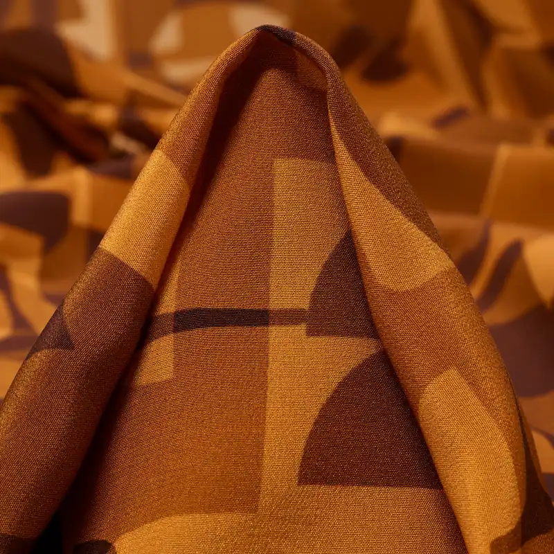 CRÊPE, SILK, PRINTED, DESERT SUN&BITTER CHOCOLATE Zertifiziert