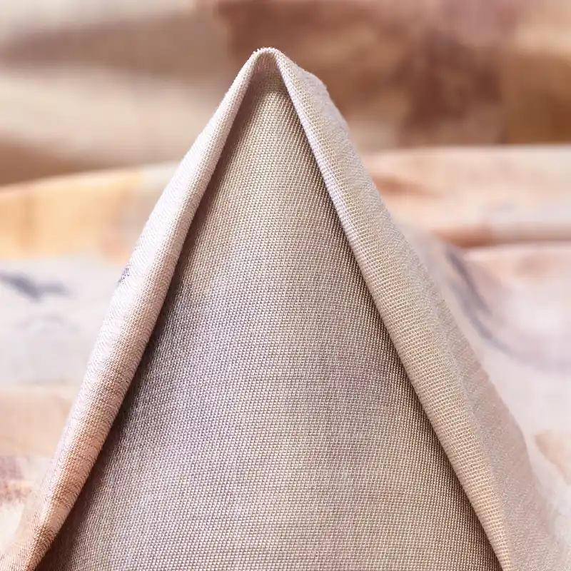 Aktuell JACQUARD, CHINÉ, PERFECTLY PALE&STEEL GRAY